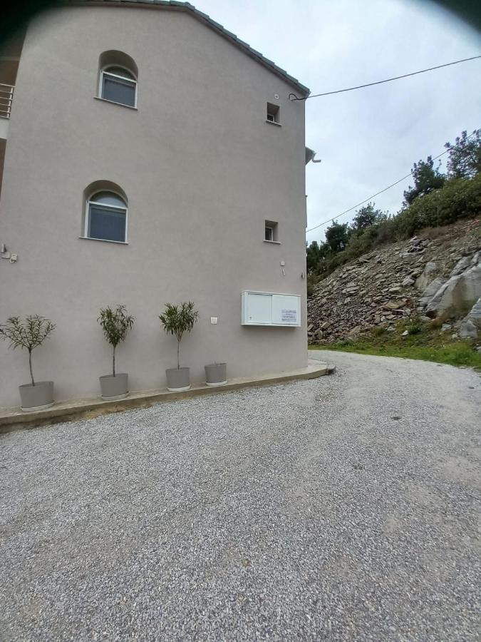 Elenis House Lägenhet Néa Péramos Exteriör bild