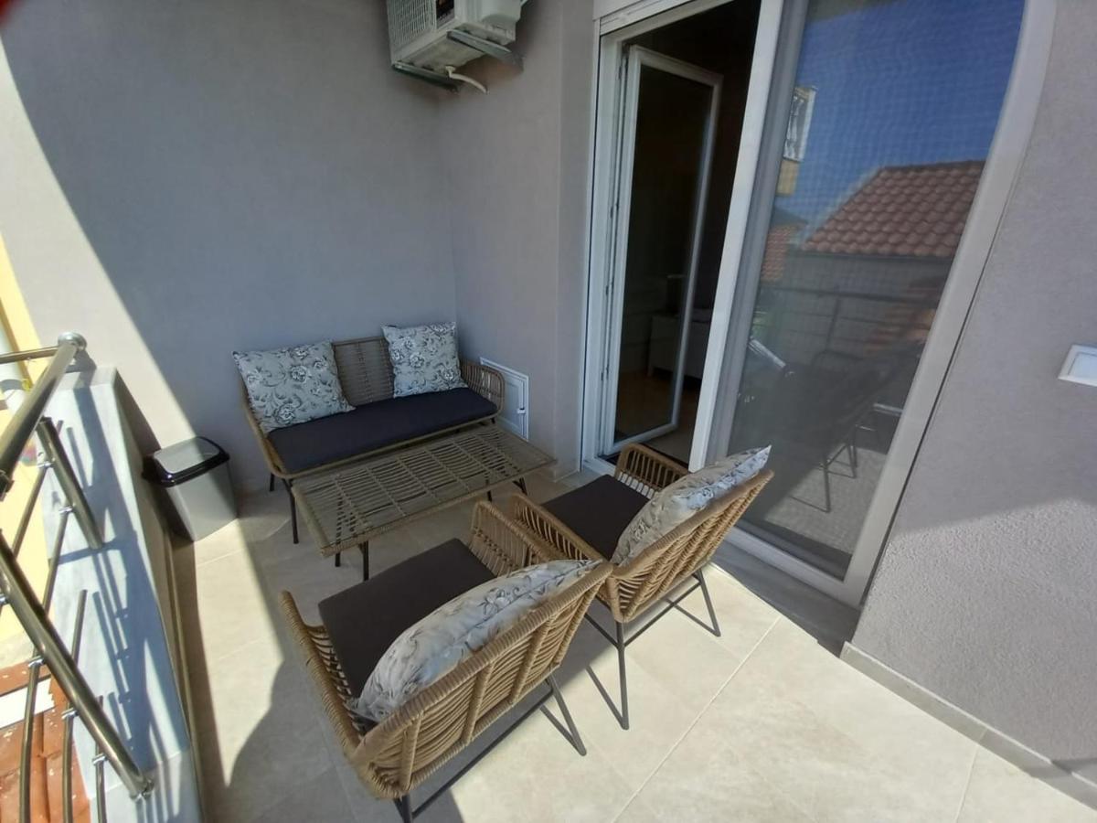 Elenis House Lägenhet Néa Péramos Exteriör bild